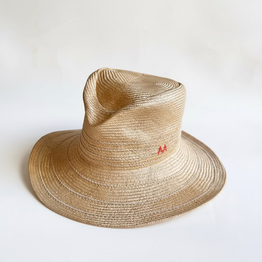 Seychelles Travel : narrow brim