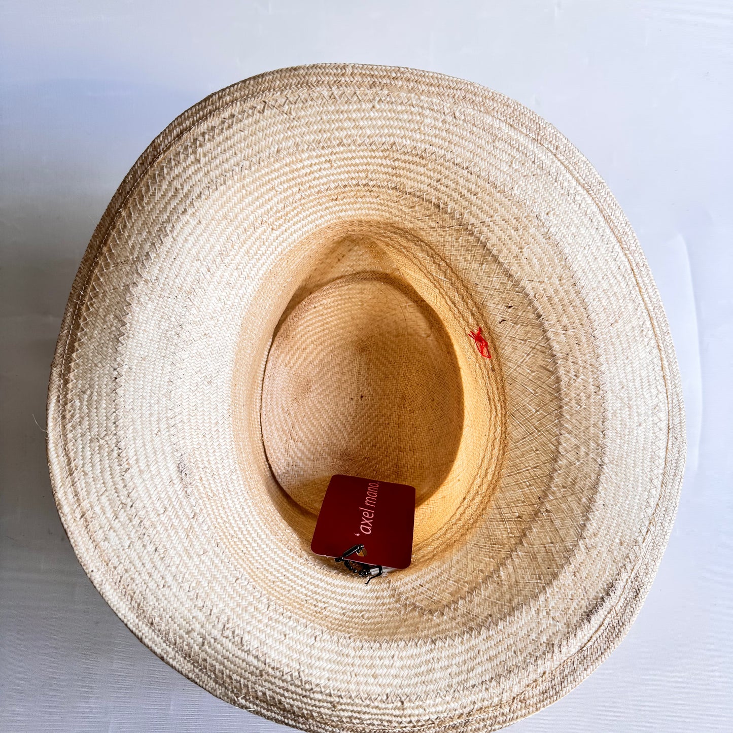 Seychelles Travel : narrow brim