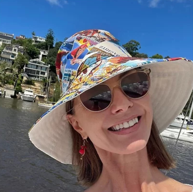 Vintage print Bucket Hat