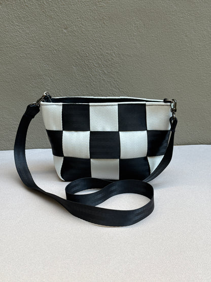 2026 : 30’s: black & white