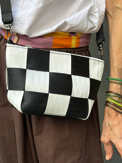 2026 : 30’s: black & white