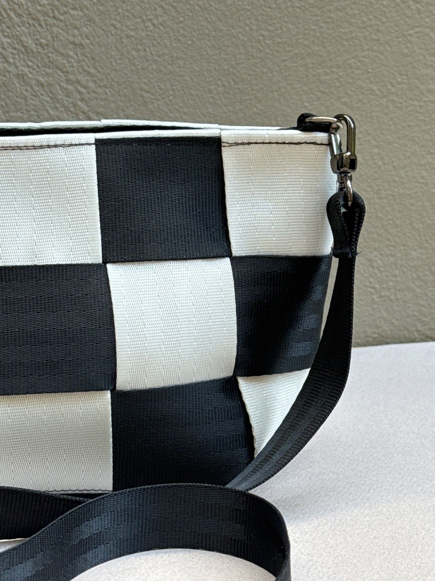 2026 : 30’s: black & white