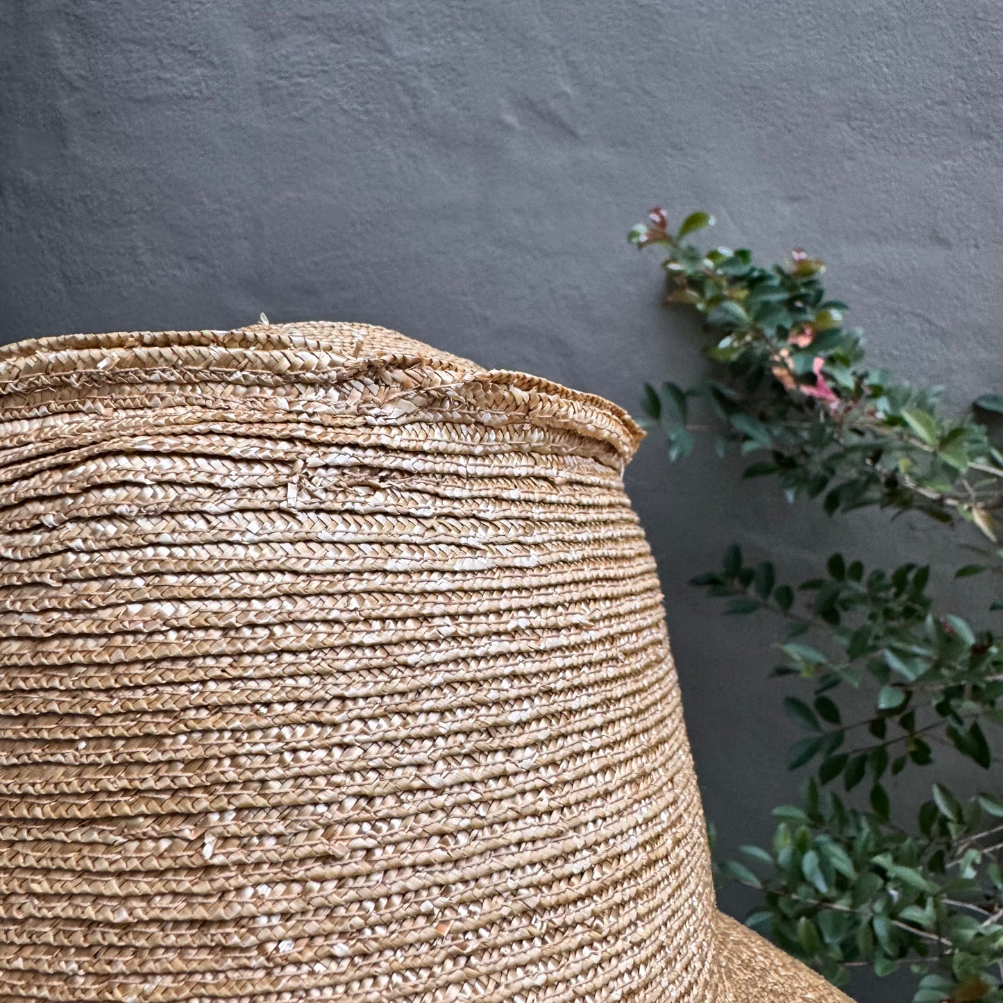 Swirl milanese