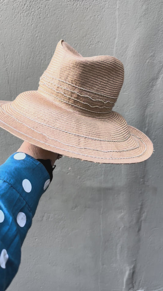 Seychelles travel hat : wheat