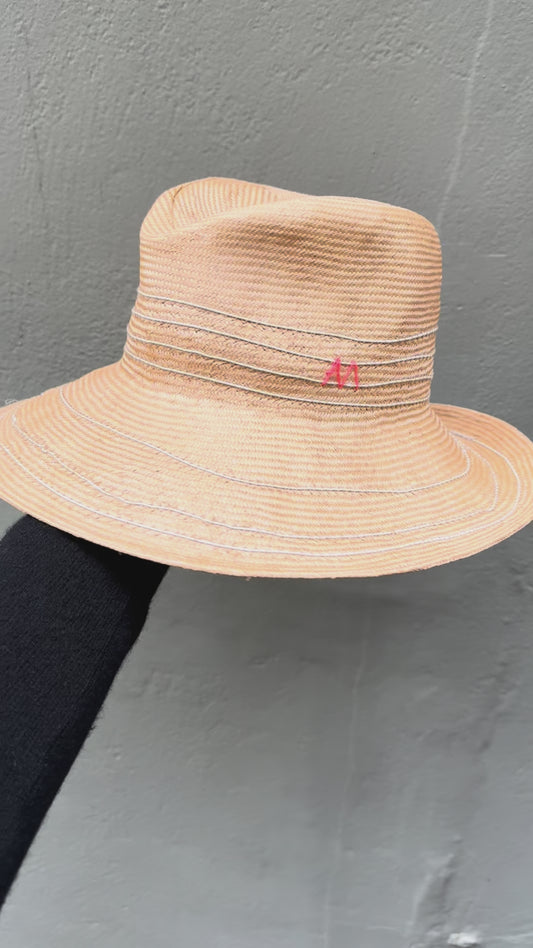 Seychelles travel hat : wheat