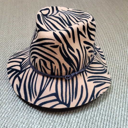 Tiger print felt fedora